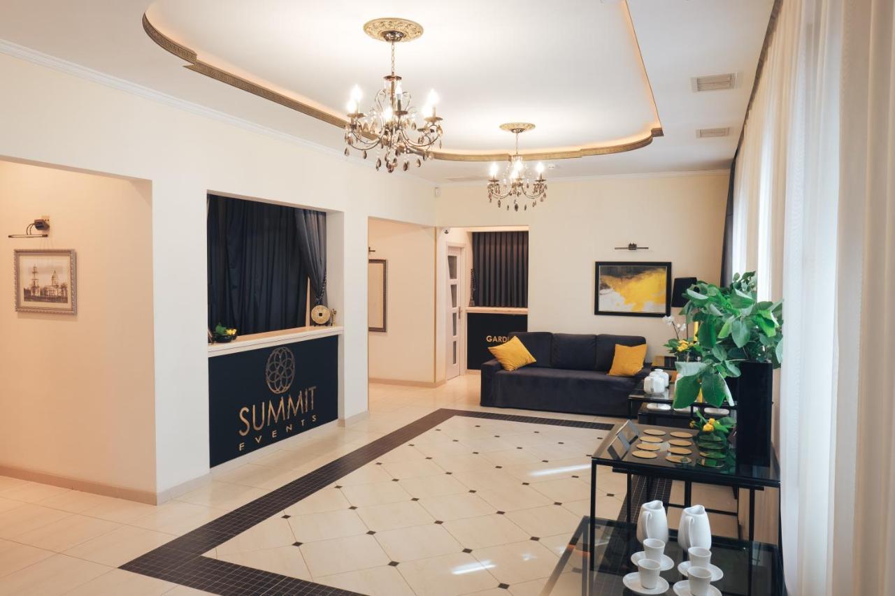 Summit Villa คีชีเนา ภายนอก รูปภาพ